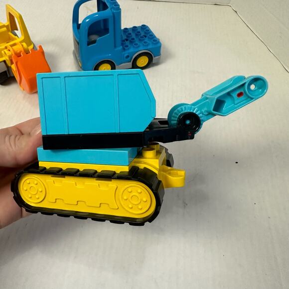Duplo Lot of 4 Vehicles Construction Truck Digger Cars Hinges Arms - Picture 5 of 6